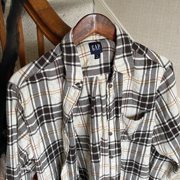 GAP Plaid Fall Flannel Button Down Shirt - Picture 2 of 8